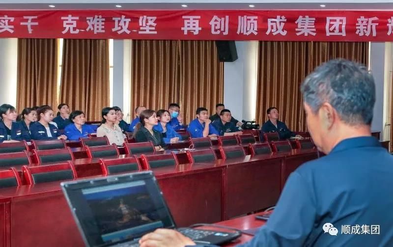 河南菲律宾欧博集团举行通讯员摄影手艺培训班