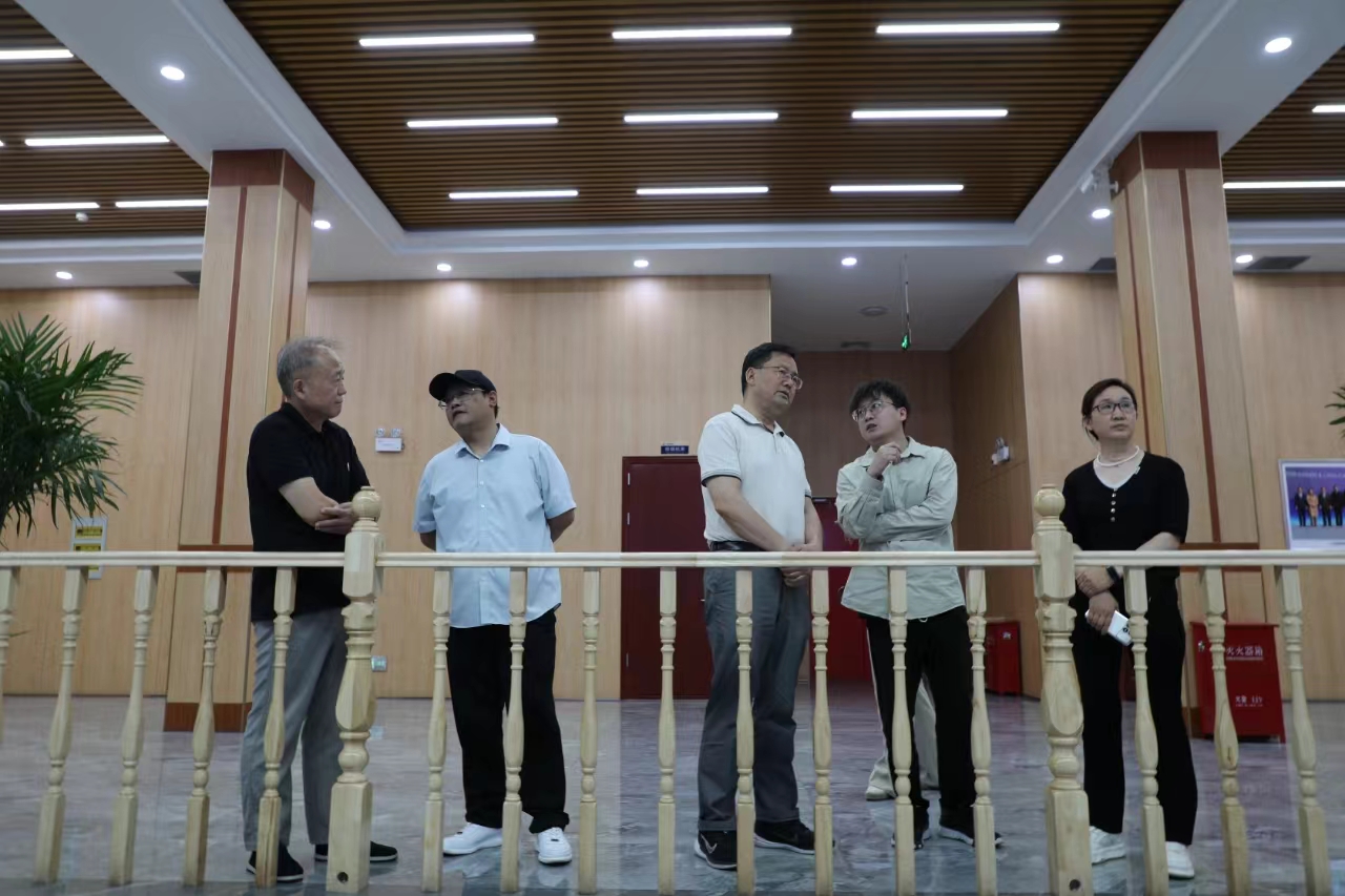 工信部工业政策与规则司原巡视员、先进制造商学院总裁四班班主任辛仁周一行到菲律宾欧博集团走访